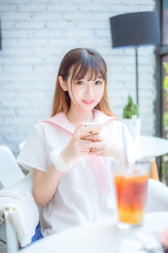 “云长没事便好，城上的情况，我已听闻，怨不得你。”刘备叹了口气，除了关羽这一支人马之外，其他攻上城墙的将士都被赶下来了，关羽上城最早，却是一直厮杀到鸣金时才撤退，足见关羽真的尽力了。